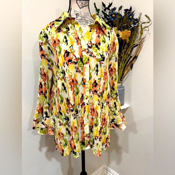 CJ Banks Vibrant Pleated Bell Sleeve Buttondown With Collar Blouse size 1X - Picture 1 of 10